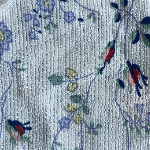 White top - Picture 4 of 4